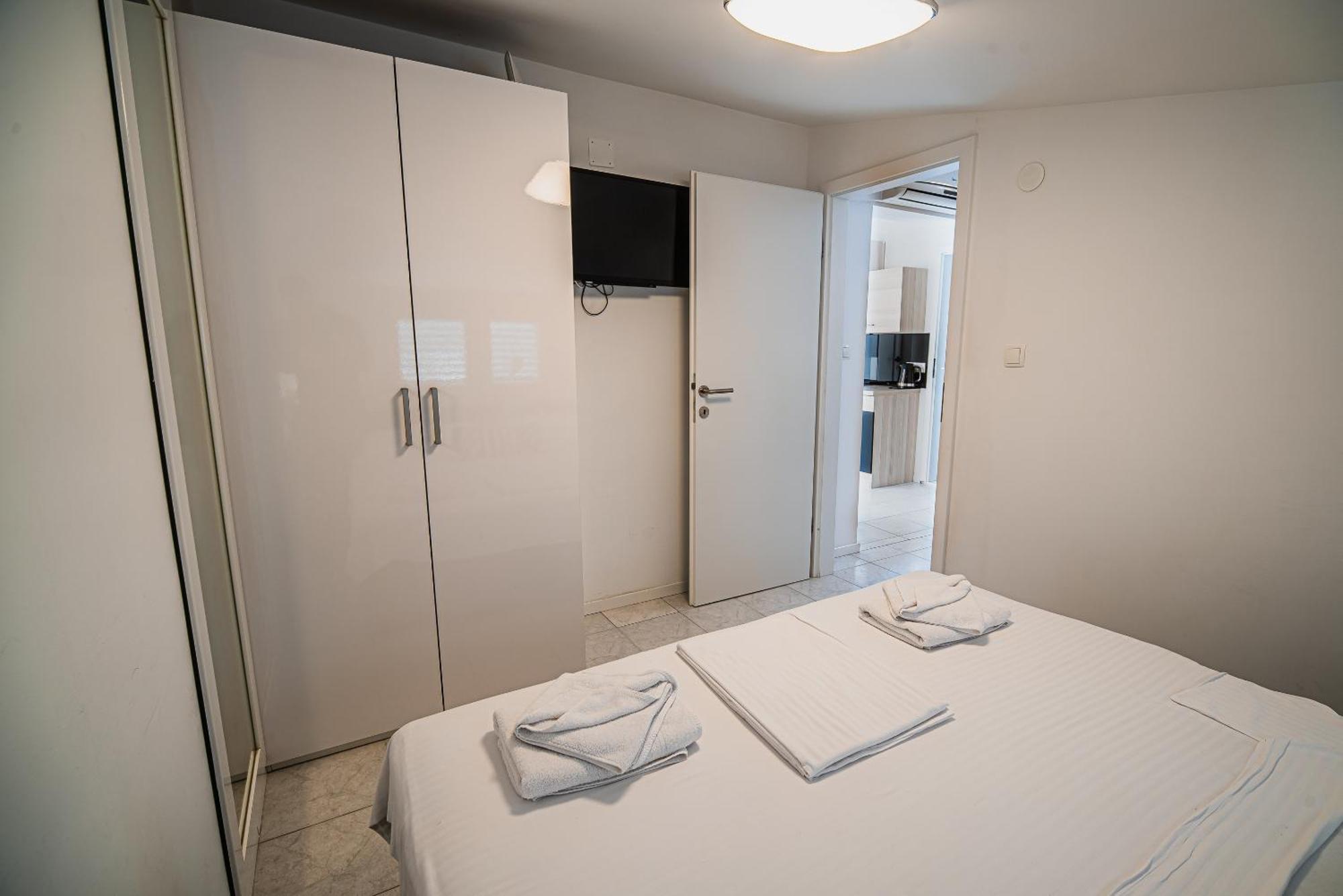 Downtown Park Apartments With Balcony Vodice Szoba fotó