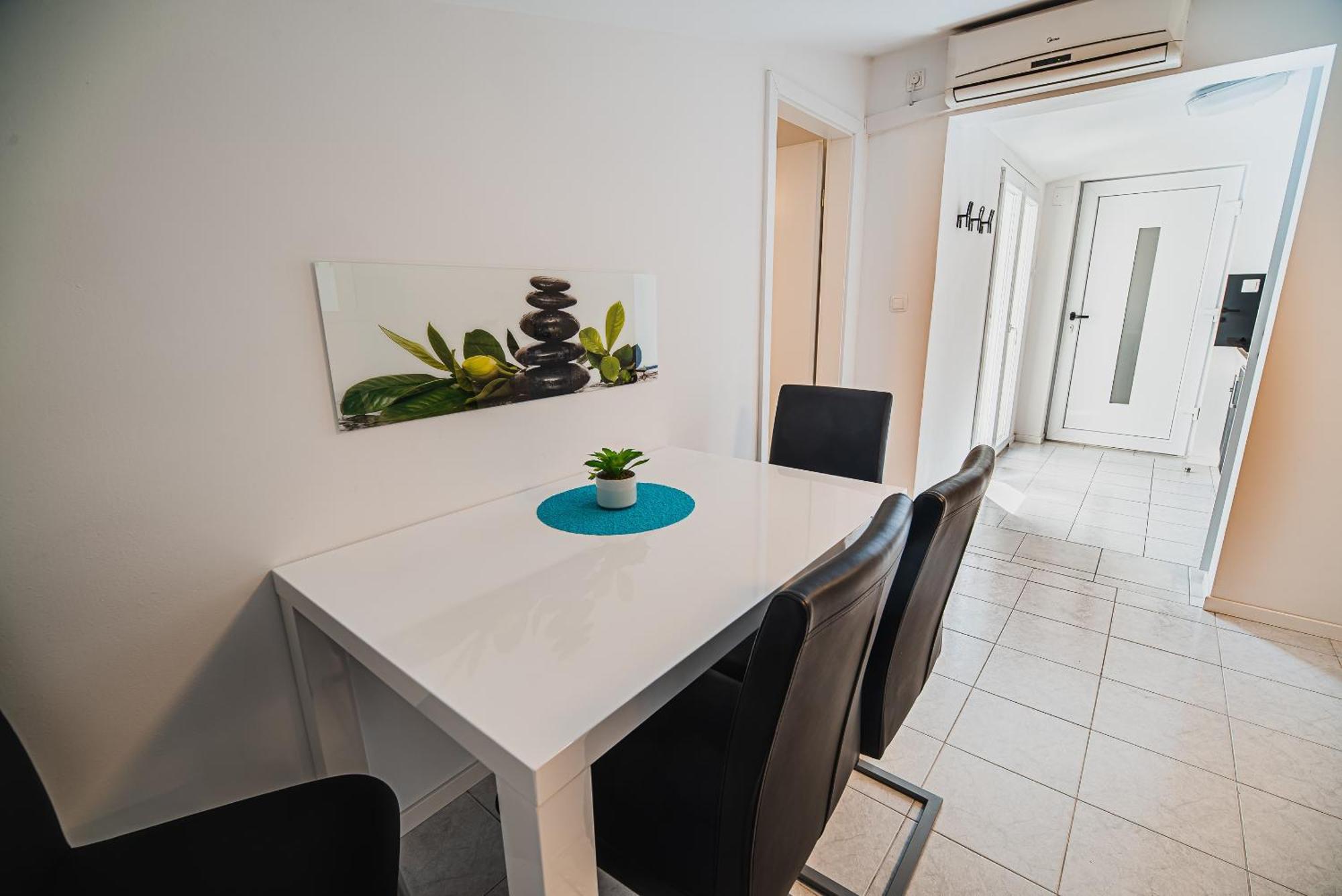 Downtown Park Apartments With Balcony Vodice Szoba fotó